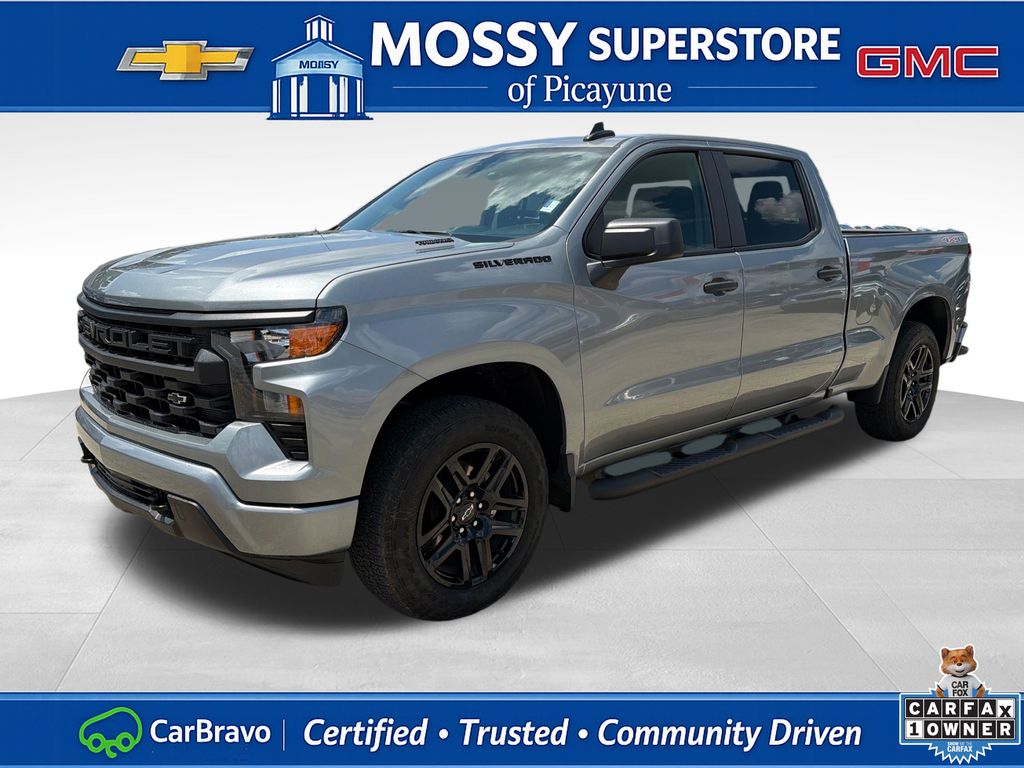Sterling Gray Metallic 2025 Chevrolet Silverado 1500 Pickup Truck Four-Wheel Drive 8-Speed Automatic