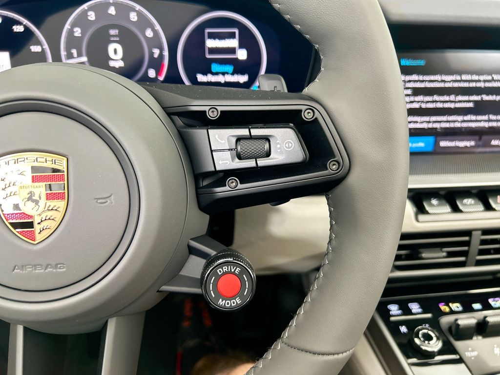 Thumbnail: 2026 Porsche 911 - 14