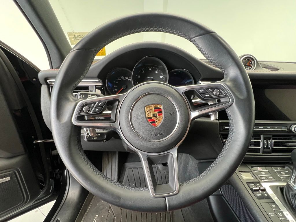 Thumbnail: 2021 Porsche Macan - 7