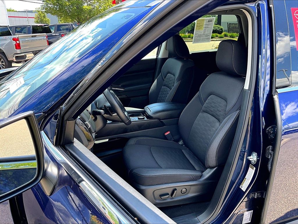 2025 Nissan Pathfinder — photo 10