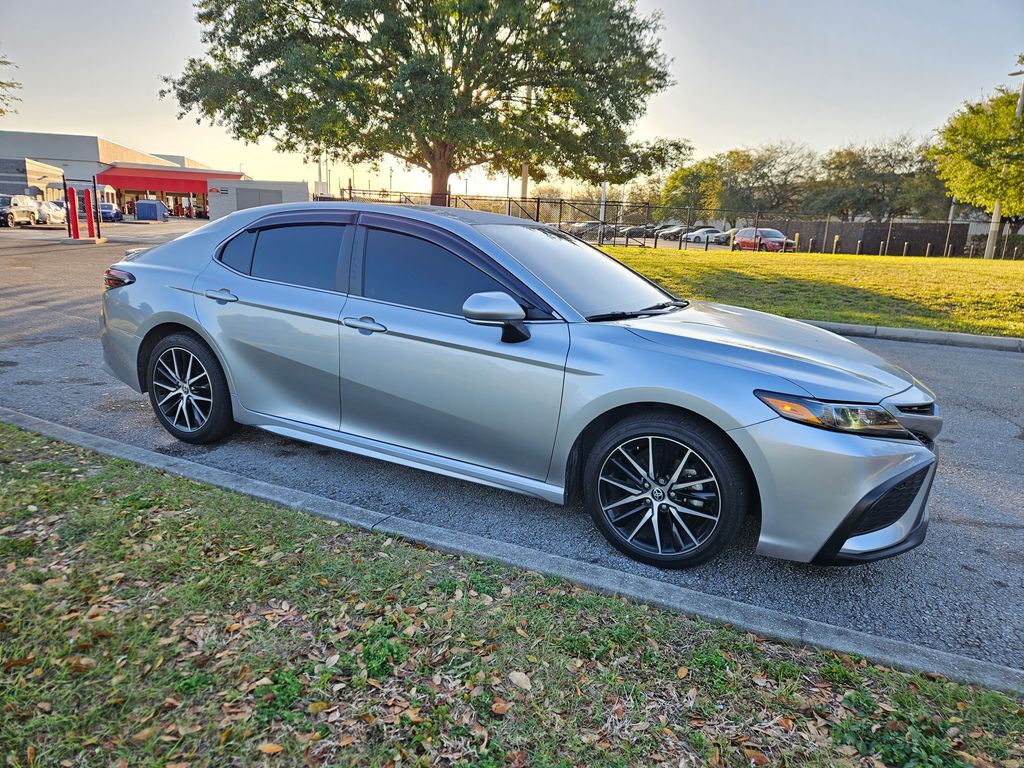 2022 Toyota Camry SE 7