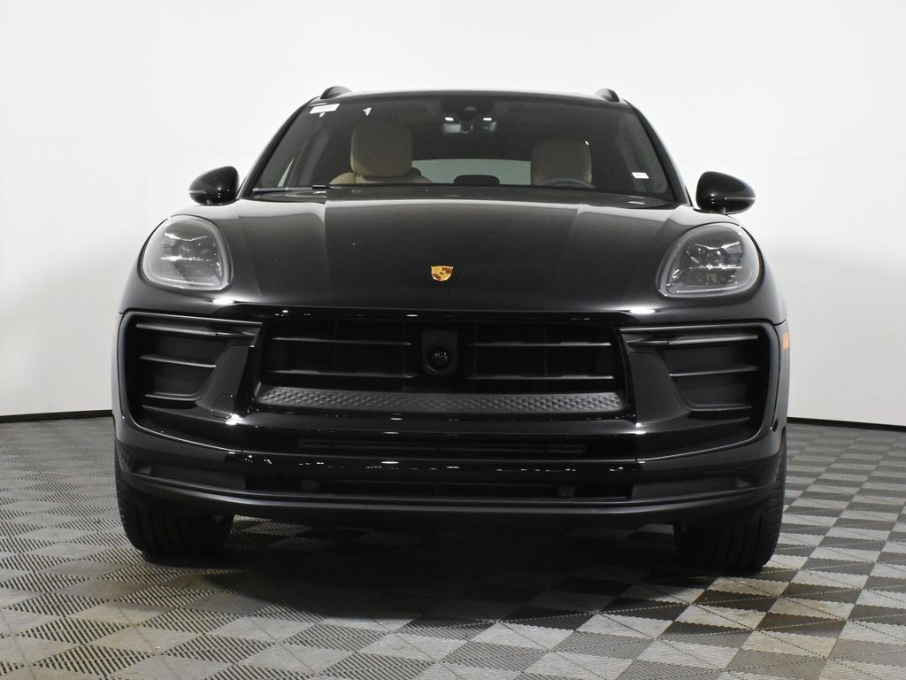 Thumbnail: 2026 Porsche Macan - 10