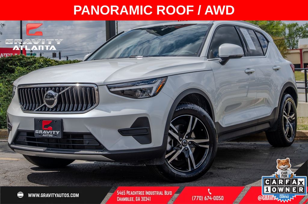 Crystal White Pearl 2025 Volvo XC40 B5 Core Bright Theme AWD SUV / Crossover All-Wheel Drive Automatic
