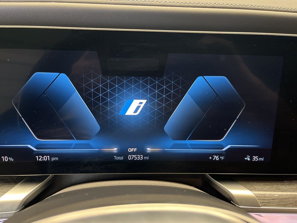 Thumbnail: 2024 BMW i7 - 16