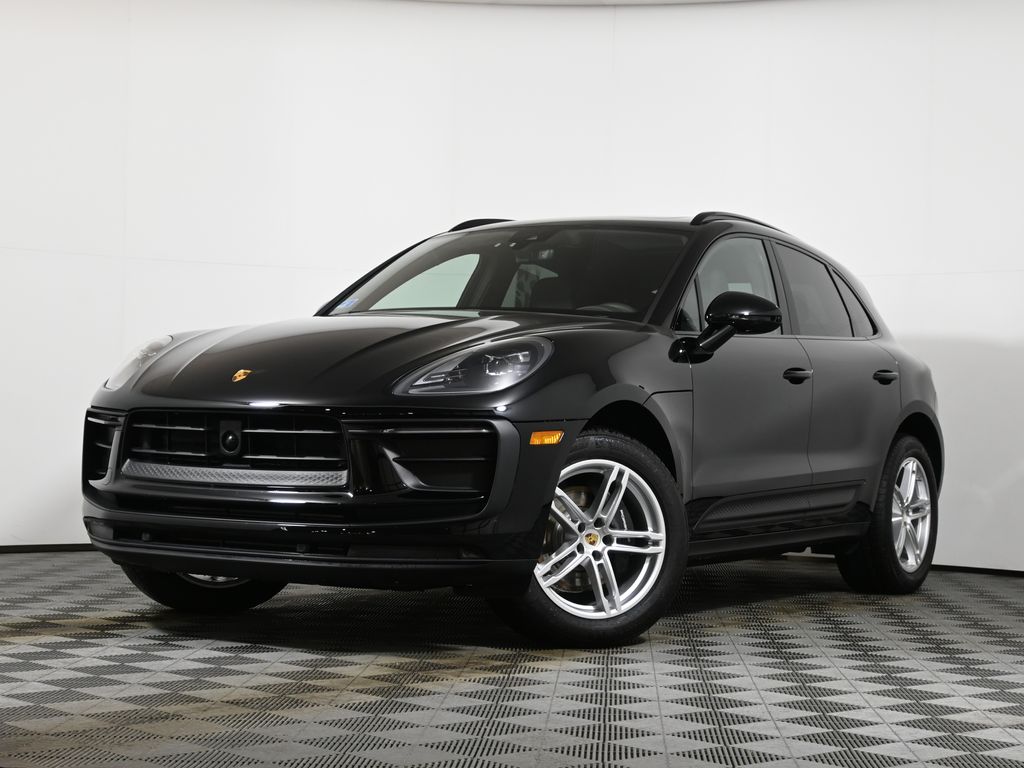 Thumbnail: 2025 Porsche Macan - 1