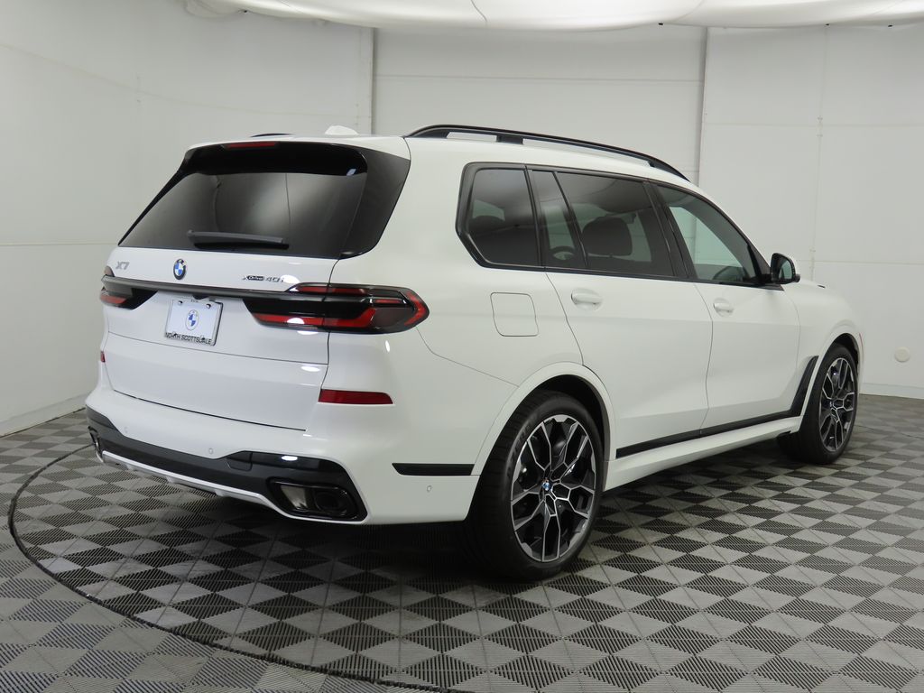 Thumbnail: 2026 BMW X7 - 5