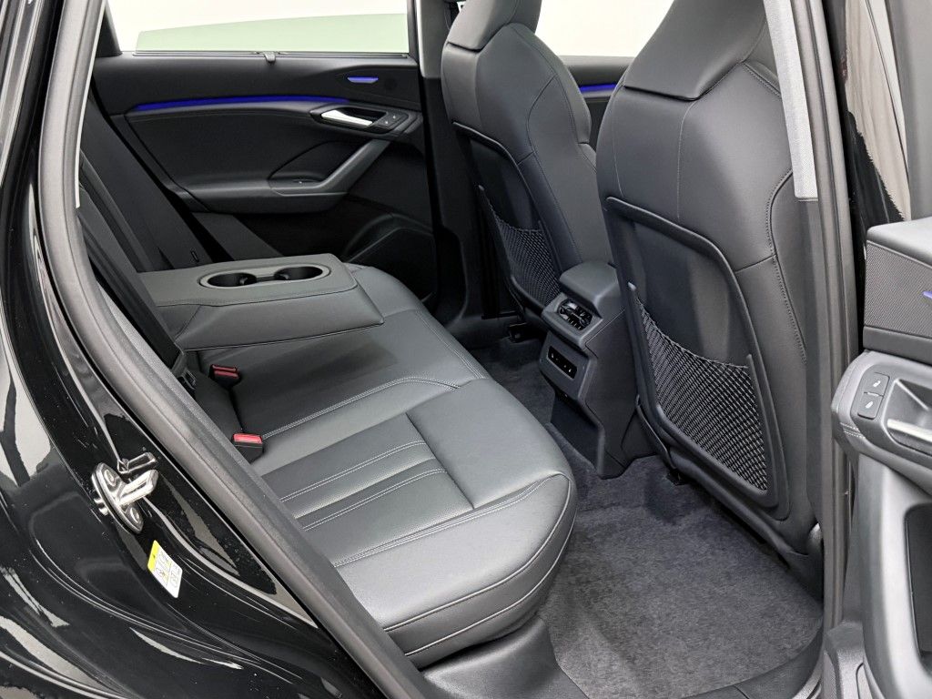 Thumbnail: 2025 Audi Q6 e-tron - 22