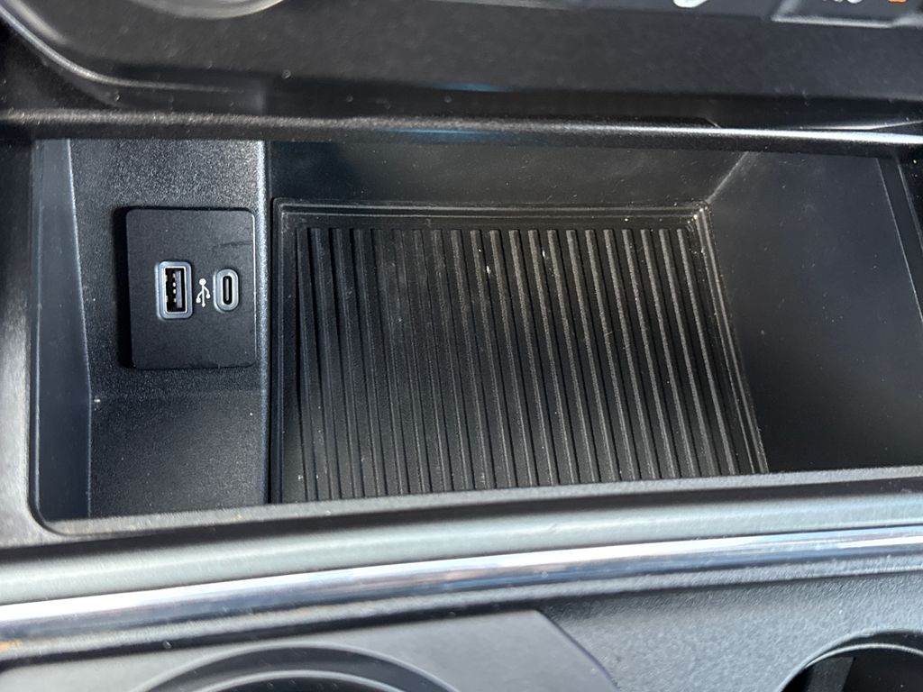 Used 2022 White Ford XLT image 27