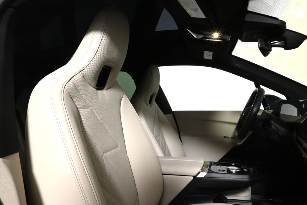 Thumbnail: 2025 BMW iX - 32
