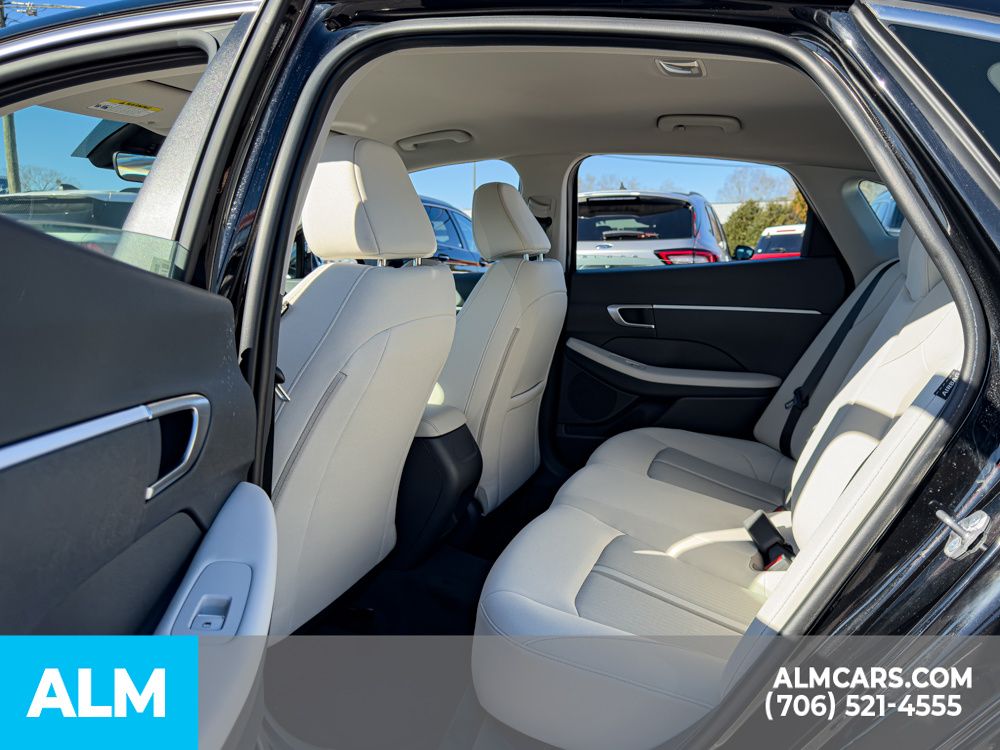 Certified Used 2025 Black Hyundai SE image 16