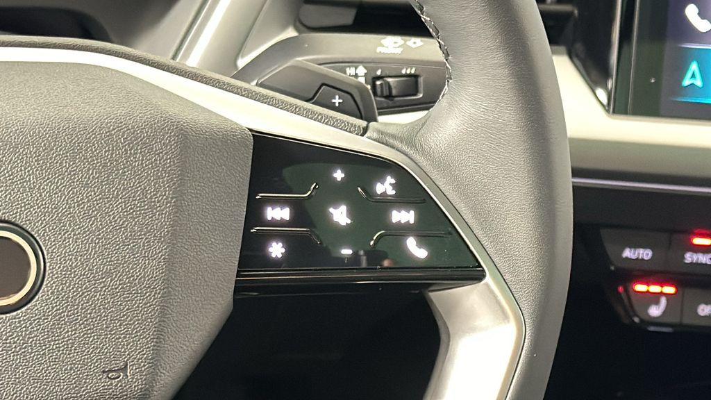 2025 Audi Q4 e-tron  18
