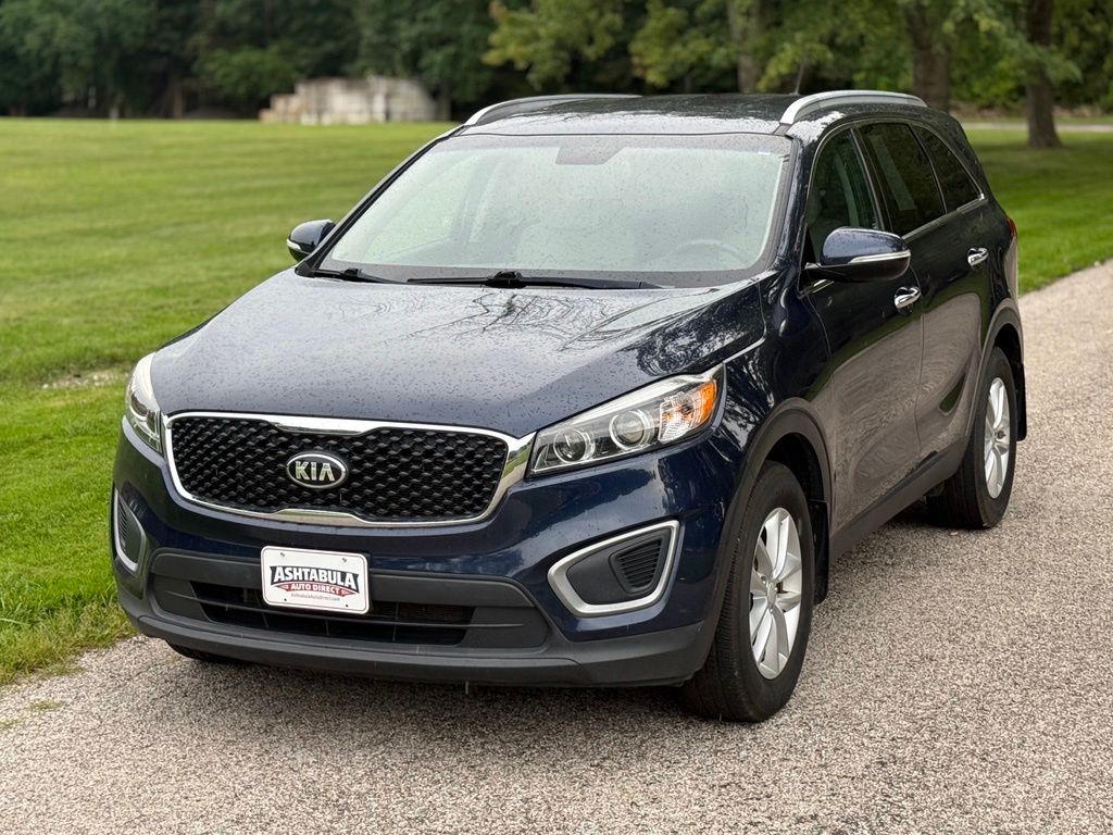 Blue 2017 Kia Sorento SUV / Crossover Front-Wheel Drive 6-Speed Automatic