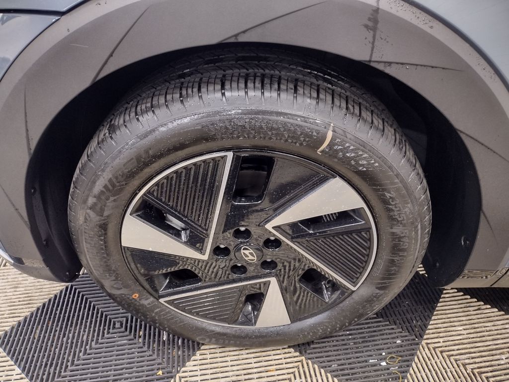 2025 Hyundai IONIQ 5 SE