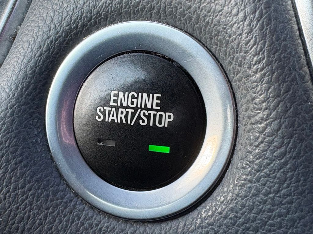 2019 Chevrolet Traverse 3LT Silver at North Houston Mitsubishi