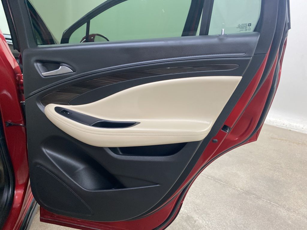 2020 Buick Envision Essence photo