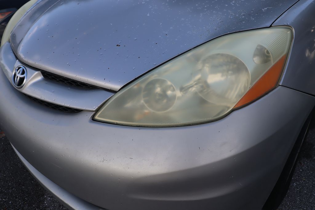 2006 Toyota Sienna LE 3