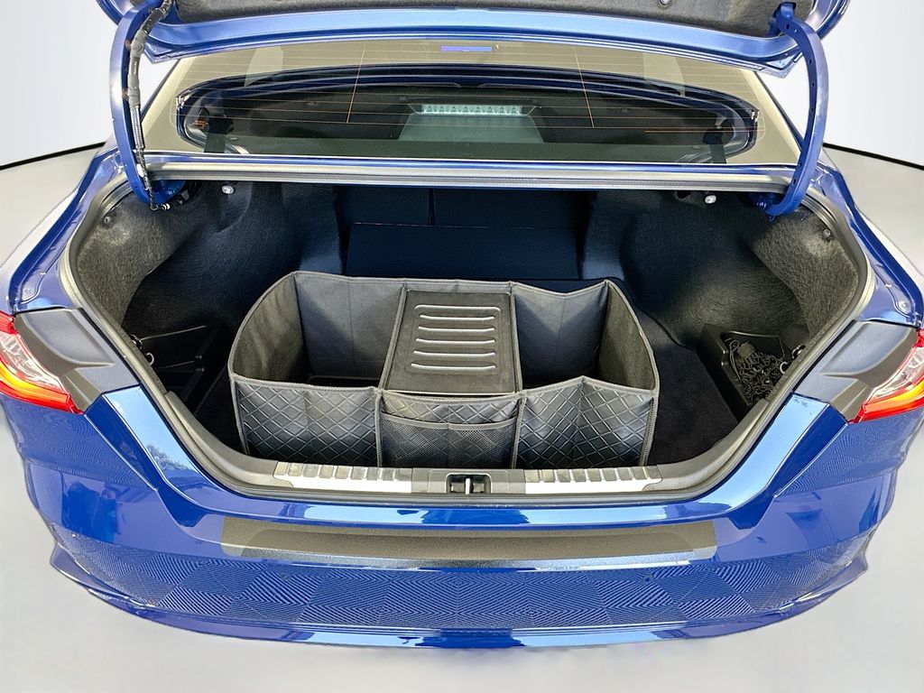 Thumbnail: 2025 Toyota Camry - 27