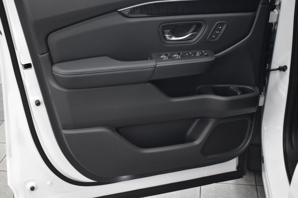 Thumbnail: 2025 Honda Pilot - 8