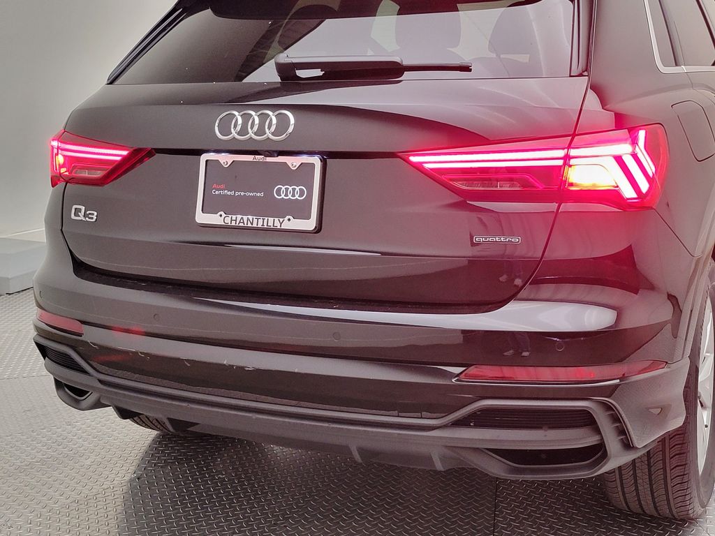 Thumbnail: 2023 Audi Q3 - 7
