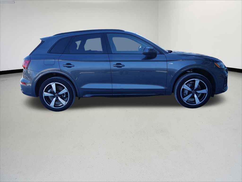 Thumbnail: 2023 Audi Q5 - 6