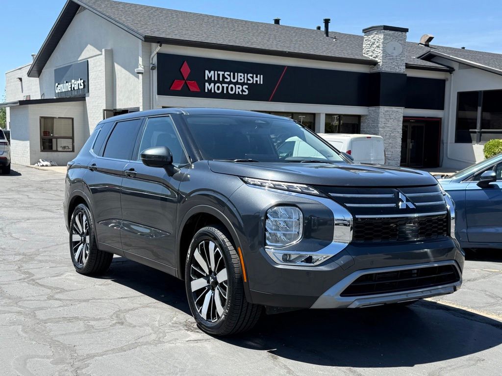 2025 Mitsubishi Outlander Gris SUV/Crossover Tracción delantera Transmisión variable continua