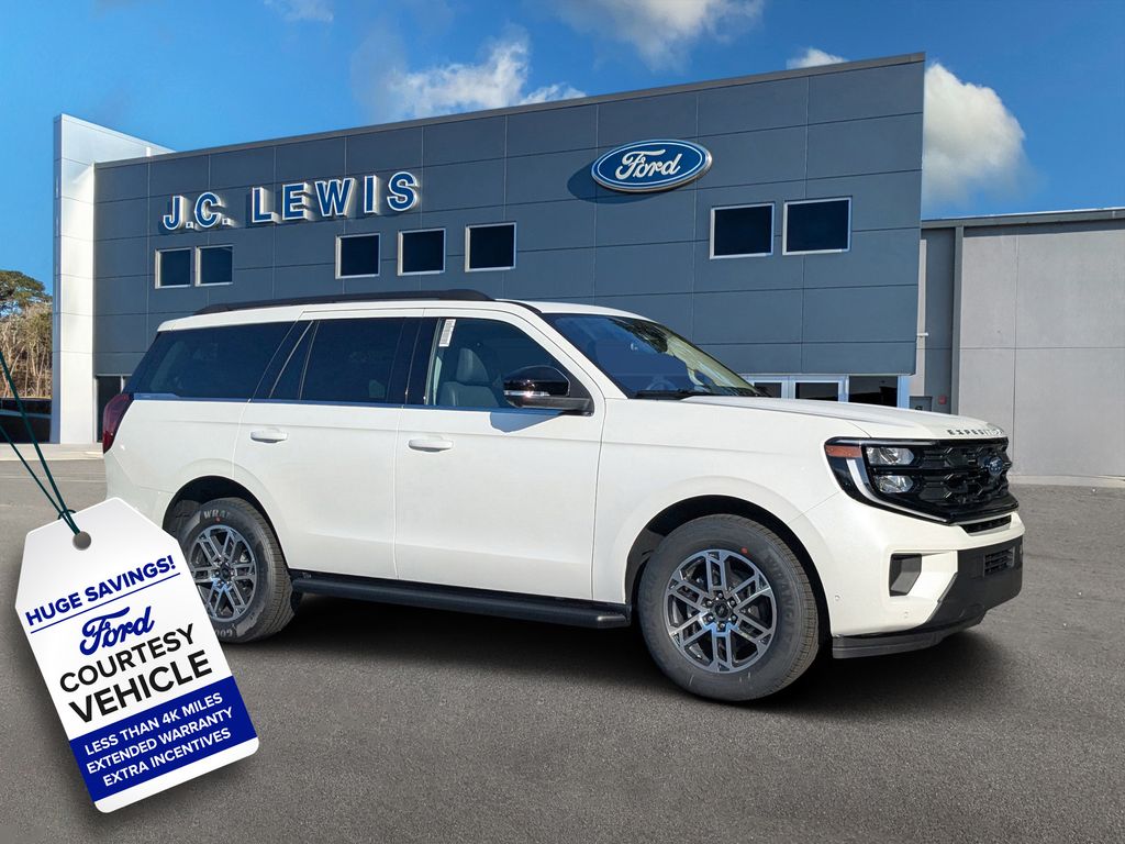 2025 Ford Expedition Active's photo