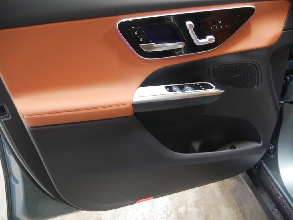 Thumbnail: 2026 Mercedes-Benz GLC - 16