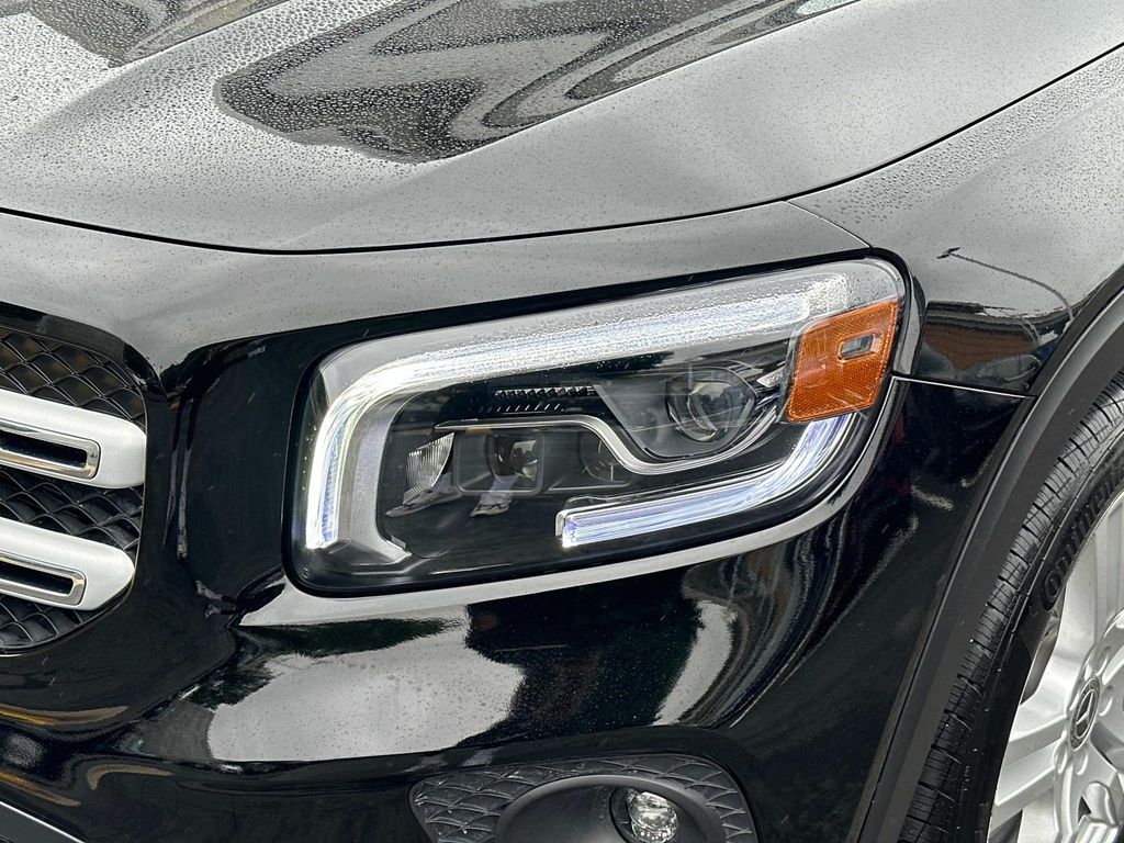 Thumbnail: 2021 Mercedes-Benz GLB - 2