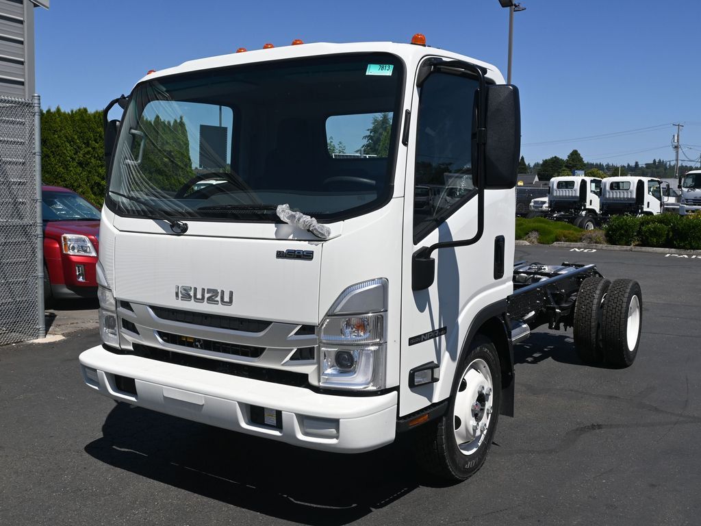 2024 Isuzu NPR HD 