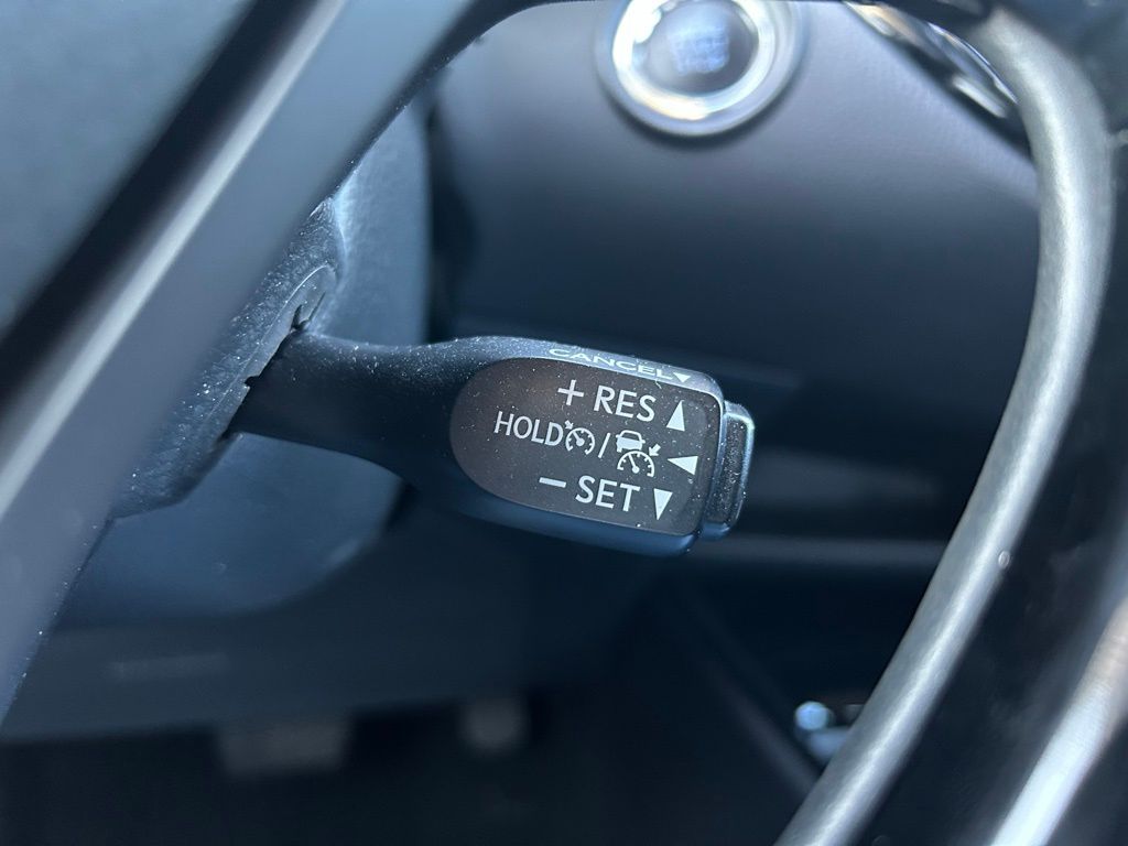 Thumbnail: 2021 Toyota C-HR - 24