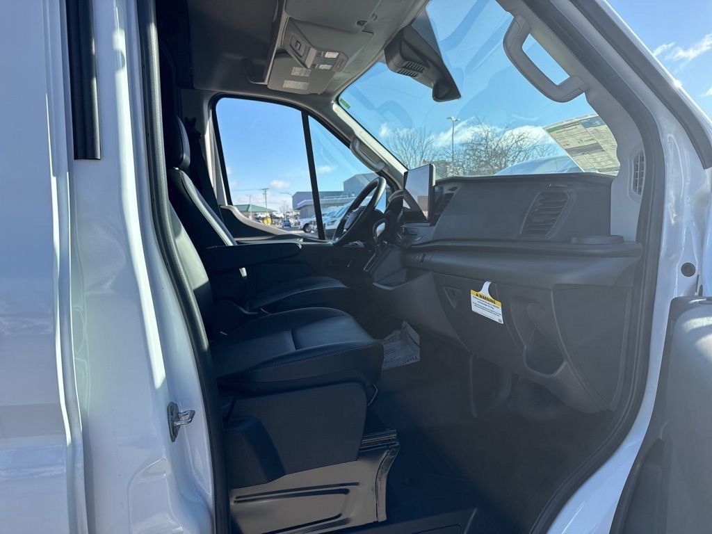 New 2026 White Ford Base image 15