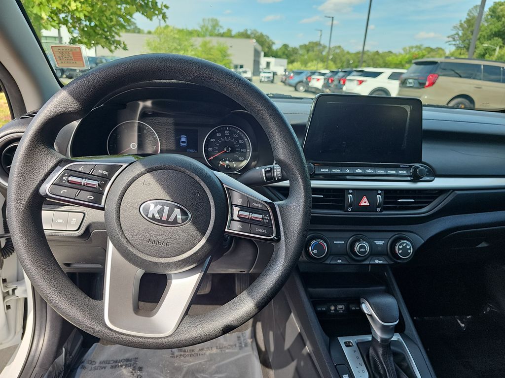 Used 2021 White Kia LXS image 15