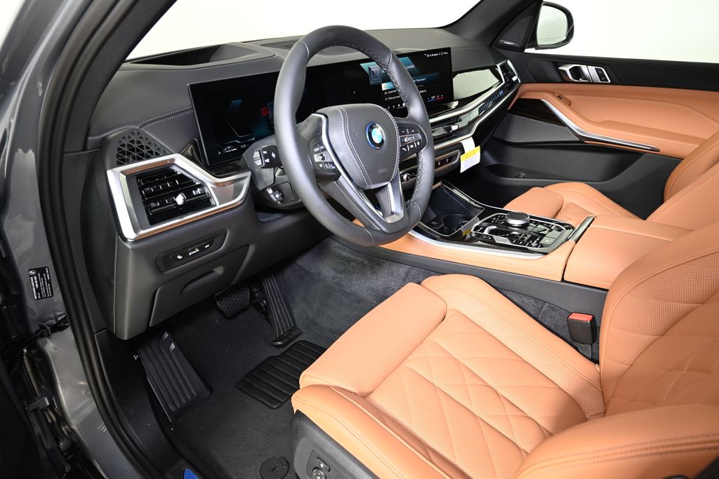 Thumbnail: 2026 BMW X5 - 16