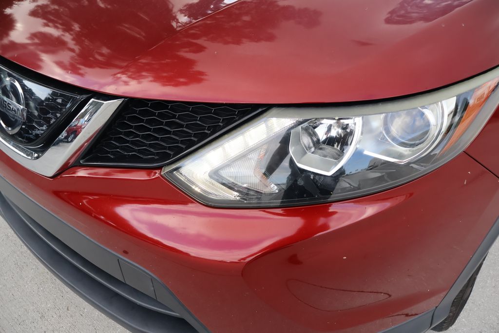 Thumbnail: 2019 Nissan Rogue Sport - 3
