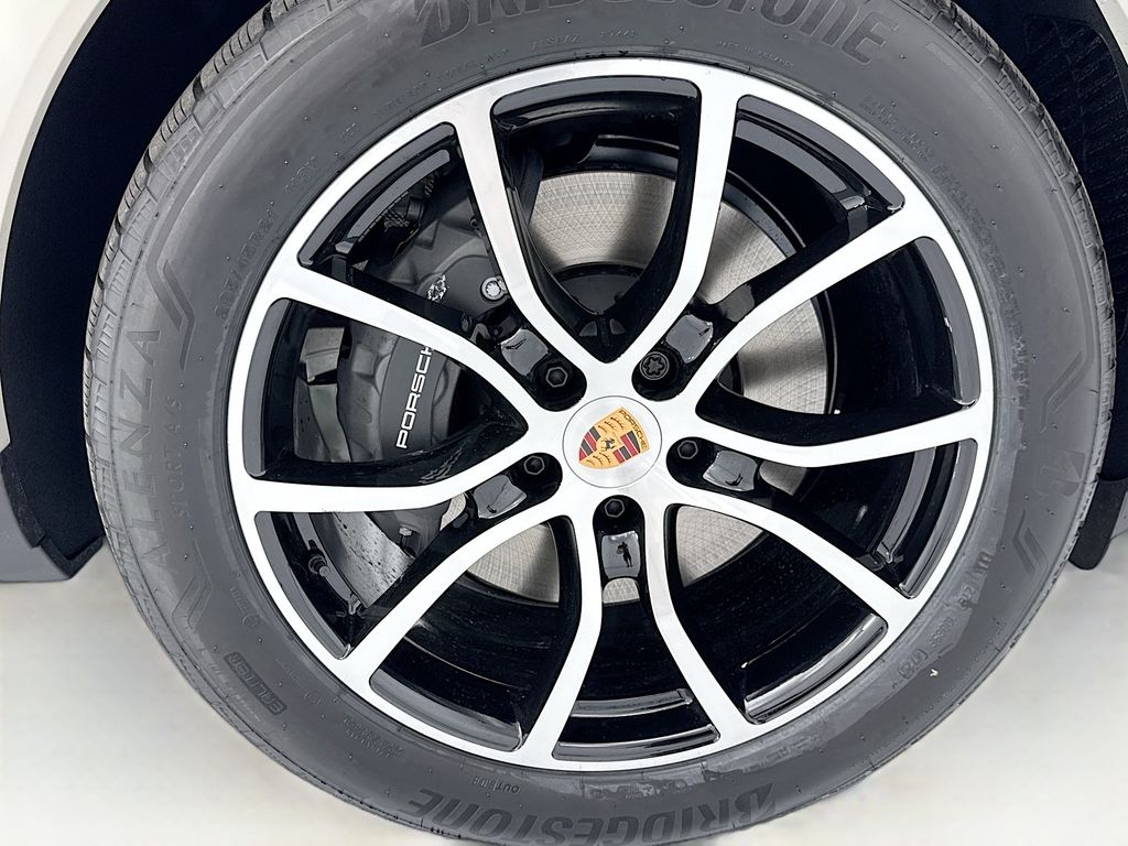 Thumbnail: 2026 Porsche Cayenne - 32