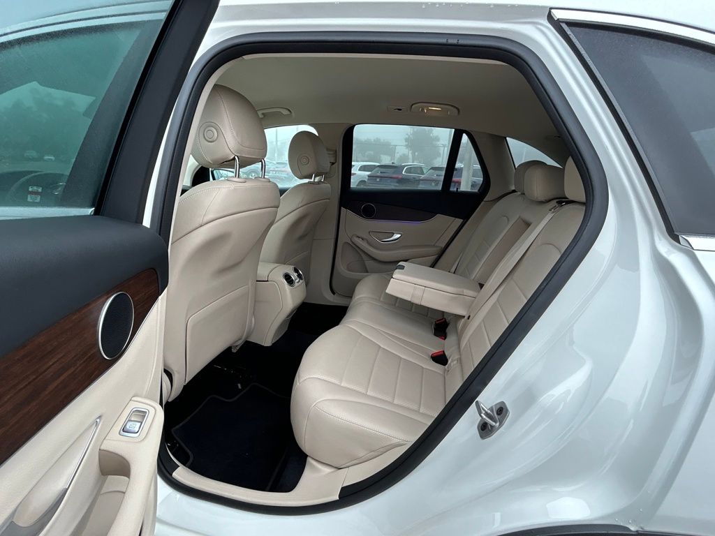 Used 2022  Mercedes-Benz GLC 300 image 48