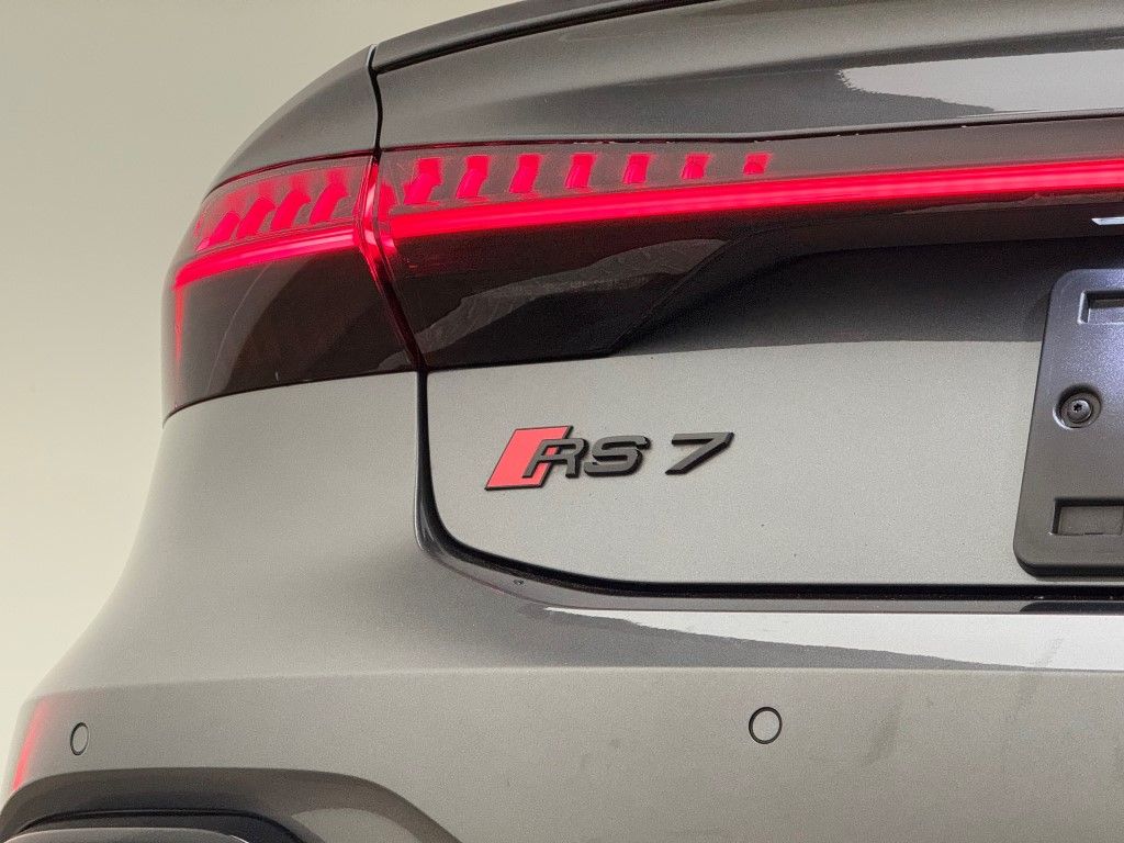 Thumbnail: 2023 Audi RS 7 - 19