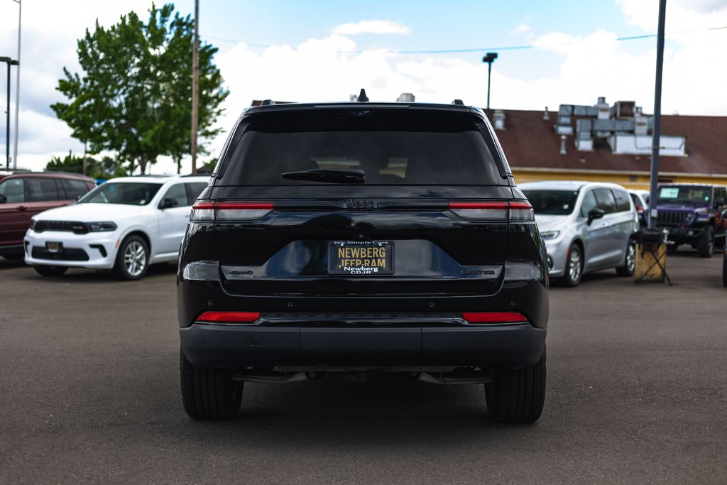 2024 Jeep Grand Cherokee Limited thumbnail 11