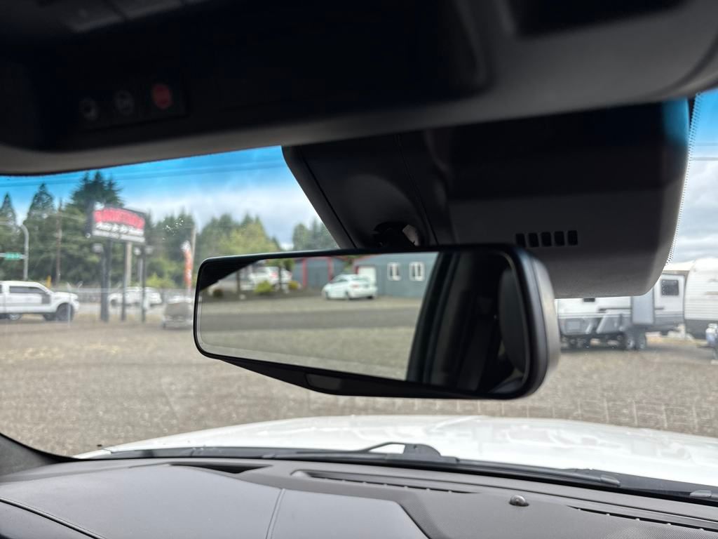 2019 Crystal White Tricoat Cadillac Escalade Platinum Edition 4X4 SUV
