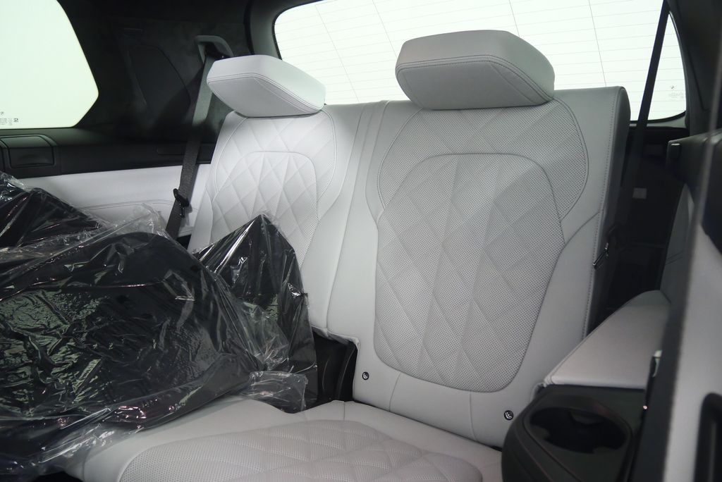 Thumbnail: 2026 BMW X7 - 17