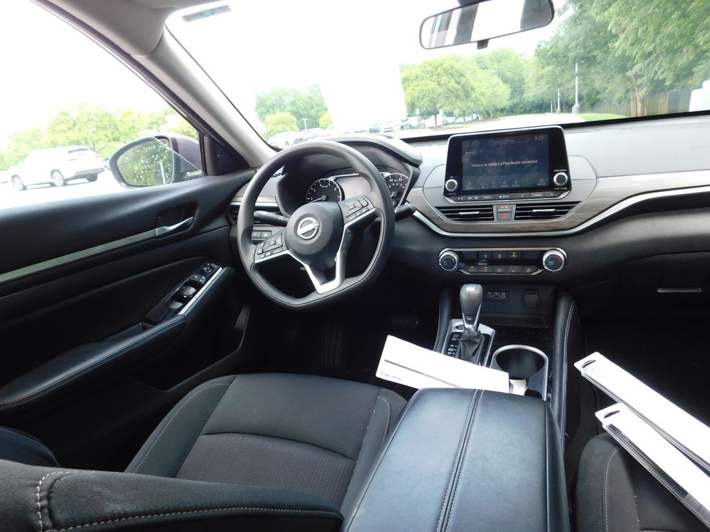 2023 Nissan Altima SV 6