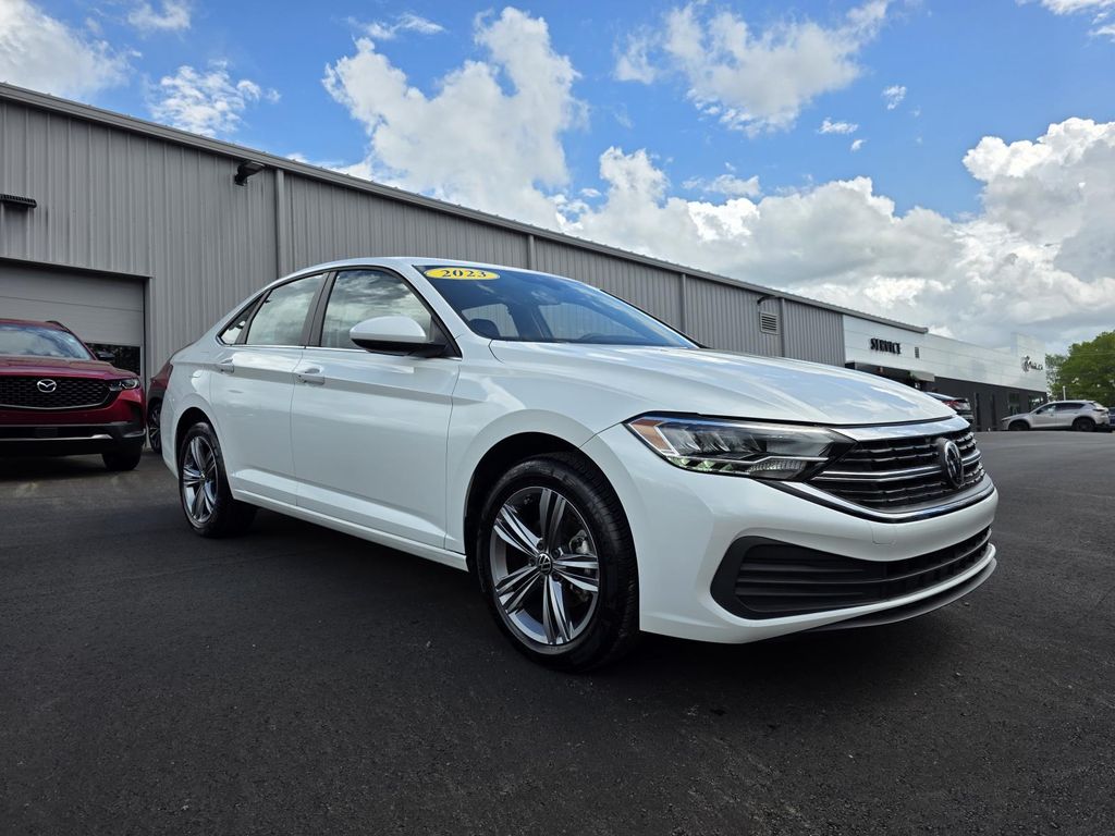 Opal White Pearl 2023 Volkswagen Jetta 1.5T SE FWD Sedan Front-Wheel Drive 8-Speed Automatic