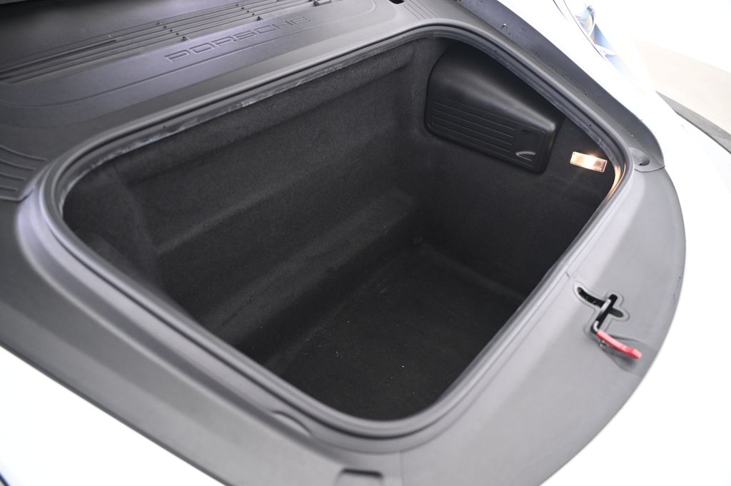 Thumbnail: 2015 Porsche 911 - 18