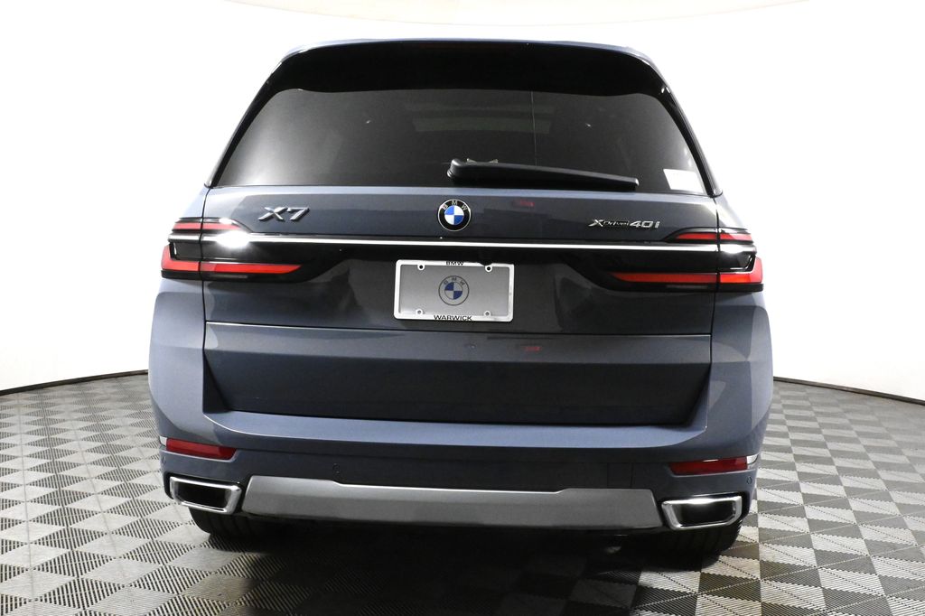 Thumbnail: 2026 BMW X7 - 6