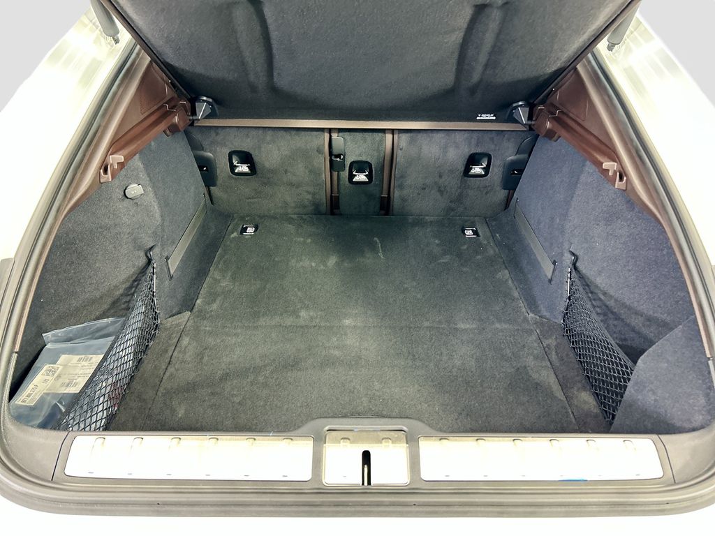 Thumbnail: 2026 Porsche Panamera - 29