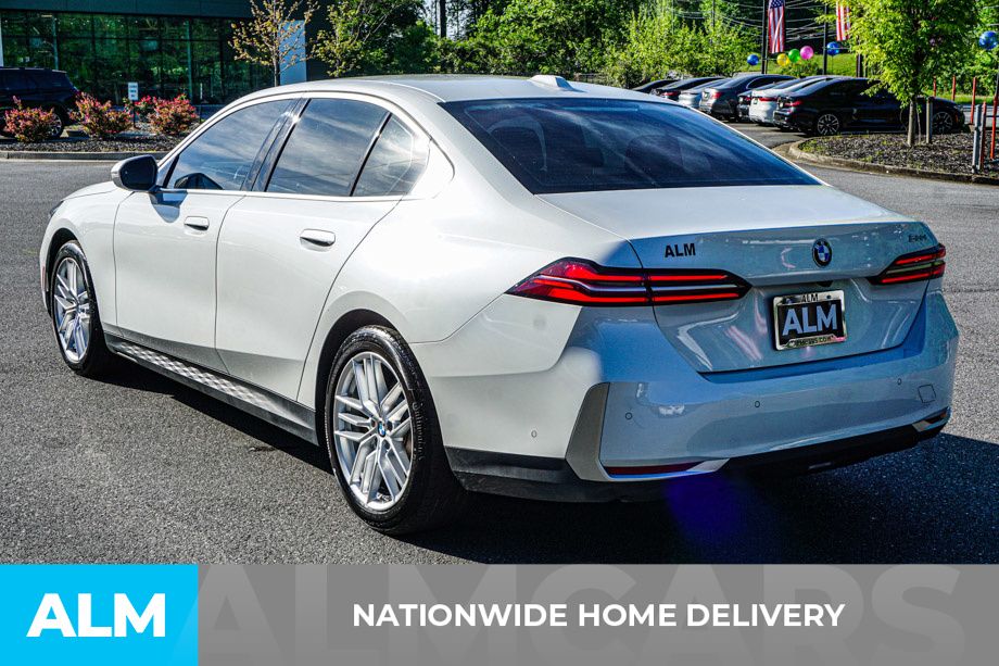 Used 2025 White BMW 530i image 5