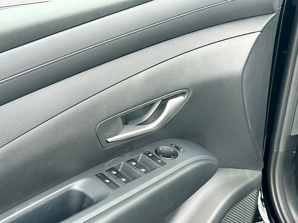 Thumbnail: 2025 Hyundai Tucson - 19
