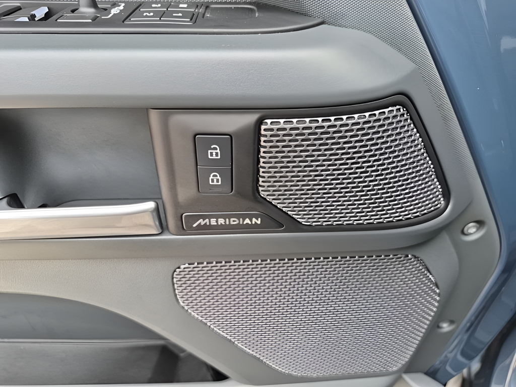 Used Car 2024 Land Rover Defender 110  X-dynamic Se For Sale Under $70,000 In Austin, Texas