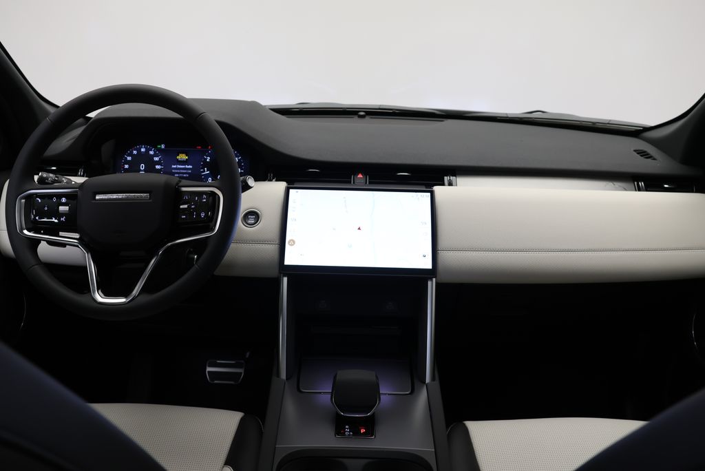 Thumbnail: 2026 Land Rover Discovery Sport - 15