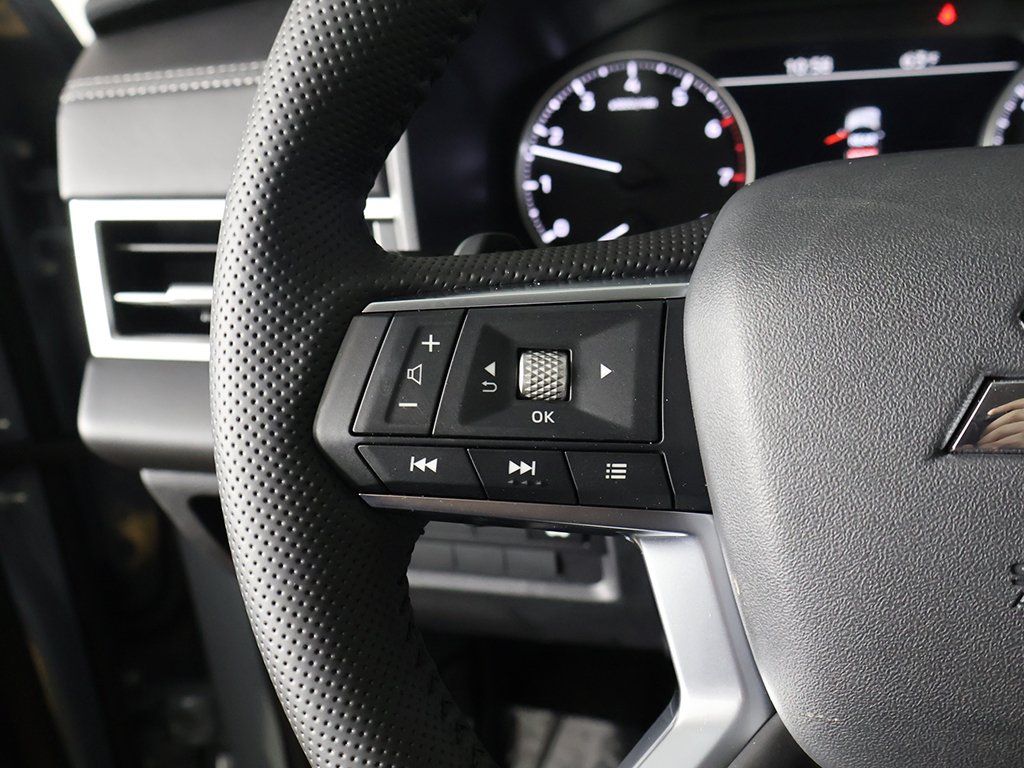 New 2026 Gray Mitsubishi SE image 44